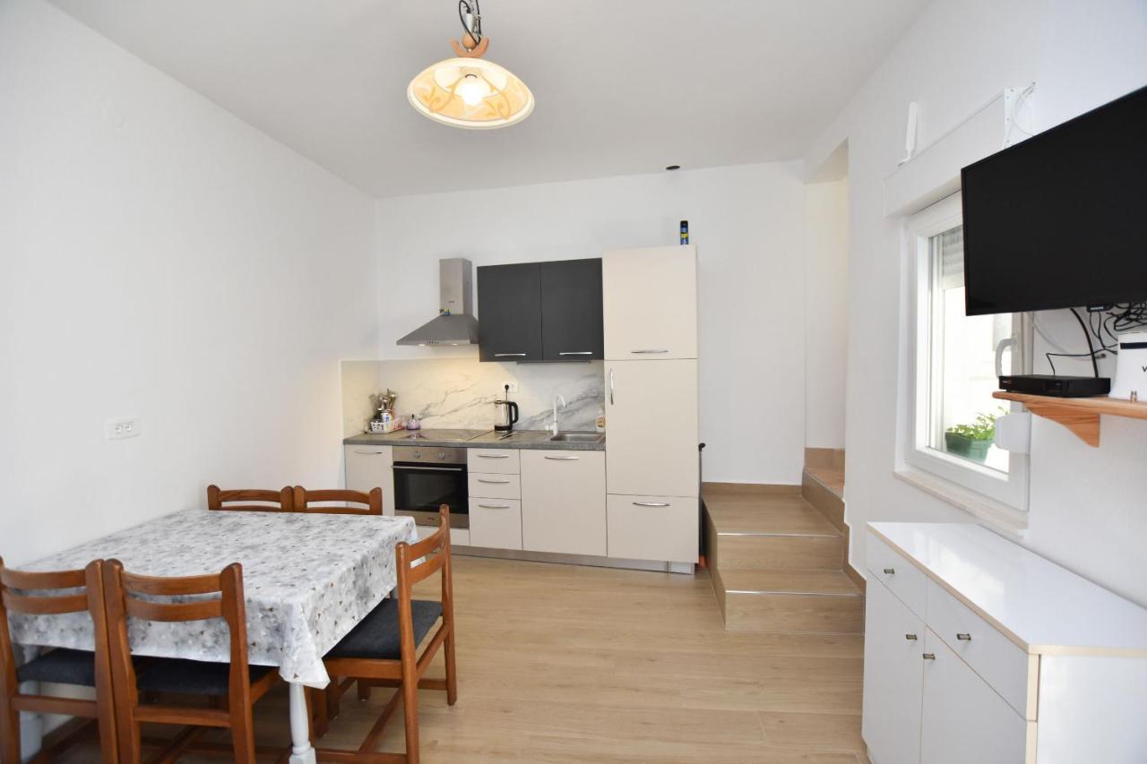 Apartment Miledina พรีมอชเตน ภายนอก รูปภาพ